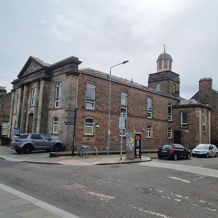 אינברנס Stunning Spacious Apartment On River Ness מראה חיצוני תמונה