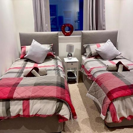 אינברנס Stunning Spacious Apartment On River Ness מראה חיצוני תמונה
