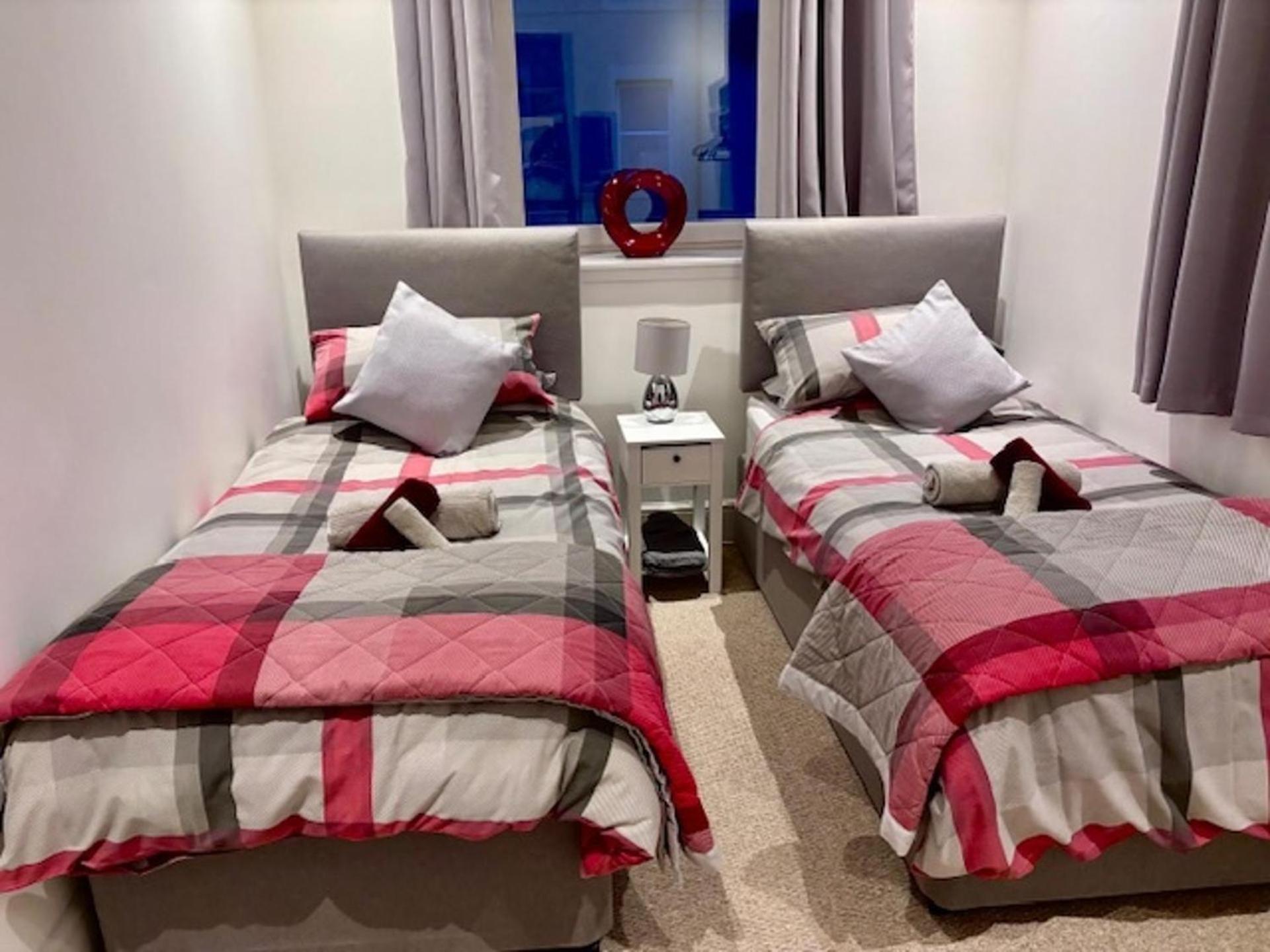 אינברנס Stunning Spacious Apartment On River Ness מראה חיצוני תמונה